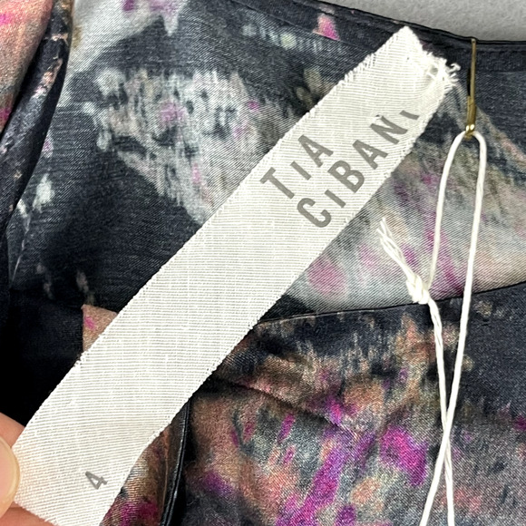 Tia Cibani Amethyst Satin Top Blouse Womens 4 Abstract Lagenlook Colorful NWT - Picture 10 of 15